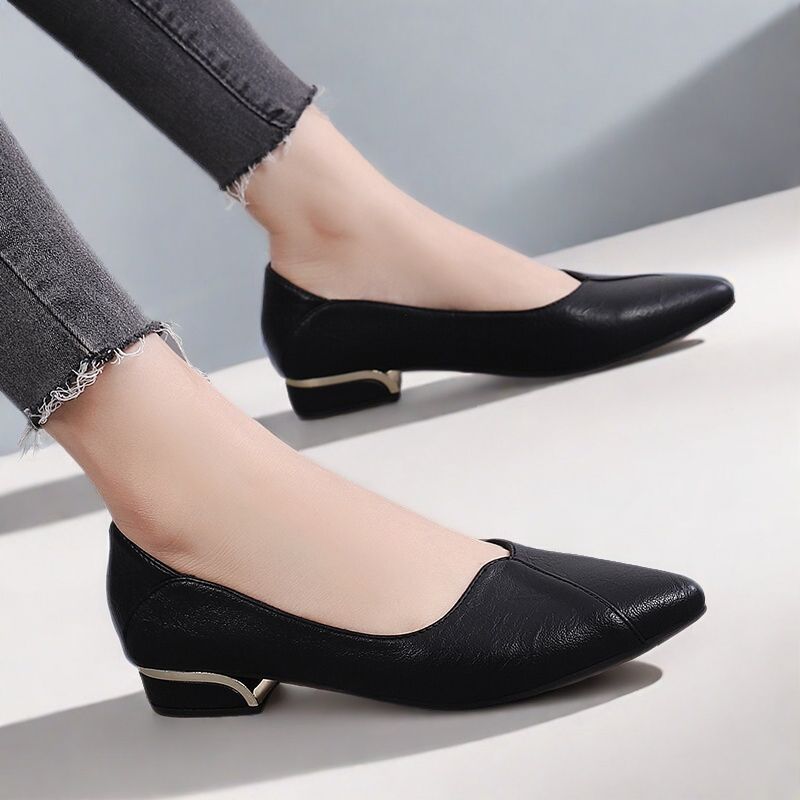 Margaret - Flat Elegante in Pelle